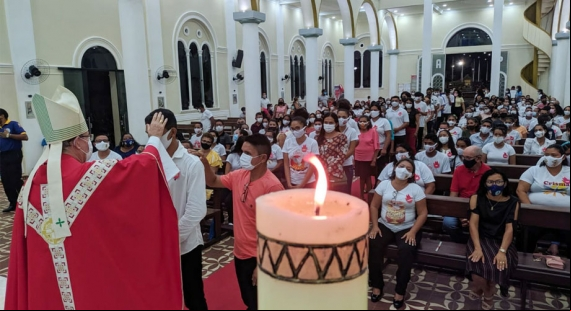 PARÓQUIA DE IRITUIA CELEBRA O SACRAMENTO DA CRISMA PARA 125 PESSOAS