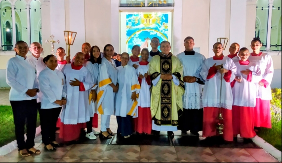 SOLENIDADE DA FESTA DE CRISTO REI É CELEBRADA NA IGREJA MATRIZ